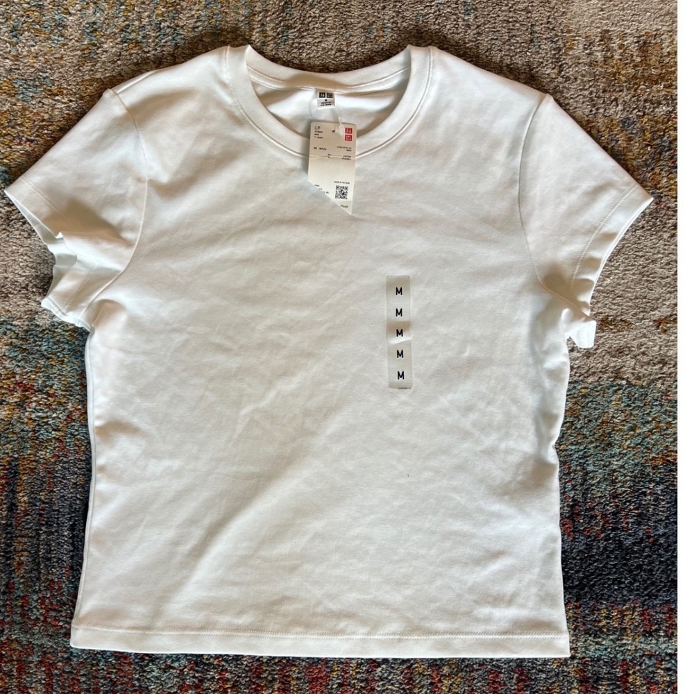Uniqlo Mini T-Shirt Womens Medium White Short Sleeve Crew Neck Cropped Baby Tee - Picture 5 of 9
